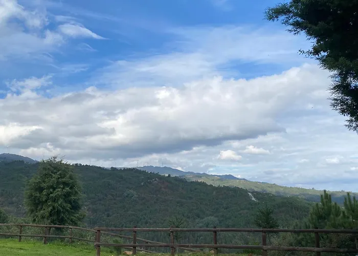 Casa De Santiago * Sao Tiago de Besteiros